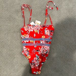 Jessica Simpson Size S one piece swimsuit